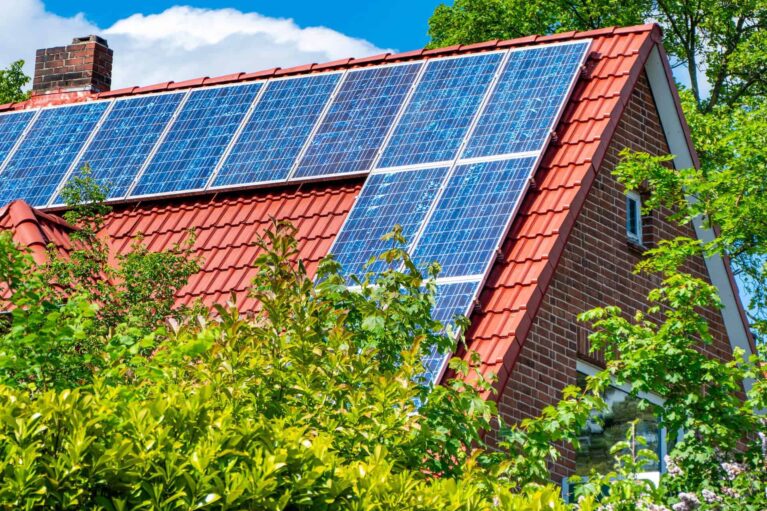 Die perfekte Kombination: PV-Ankage und die Luftwärmepumpe F750